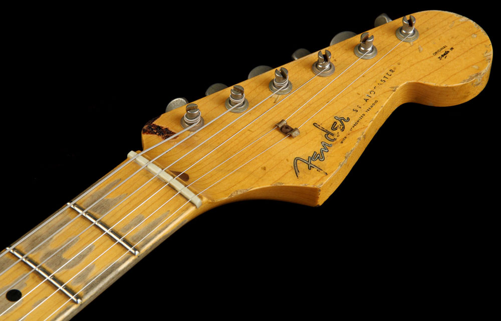 Vatio Borrar Sesión plenaria Fender 57 Stratocaster Custom Shop Relic - Cutaway Guitar Magazine