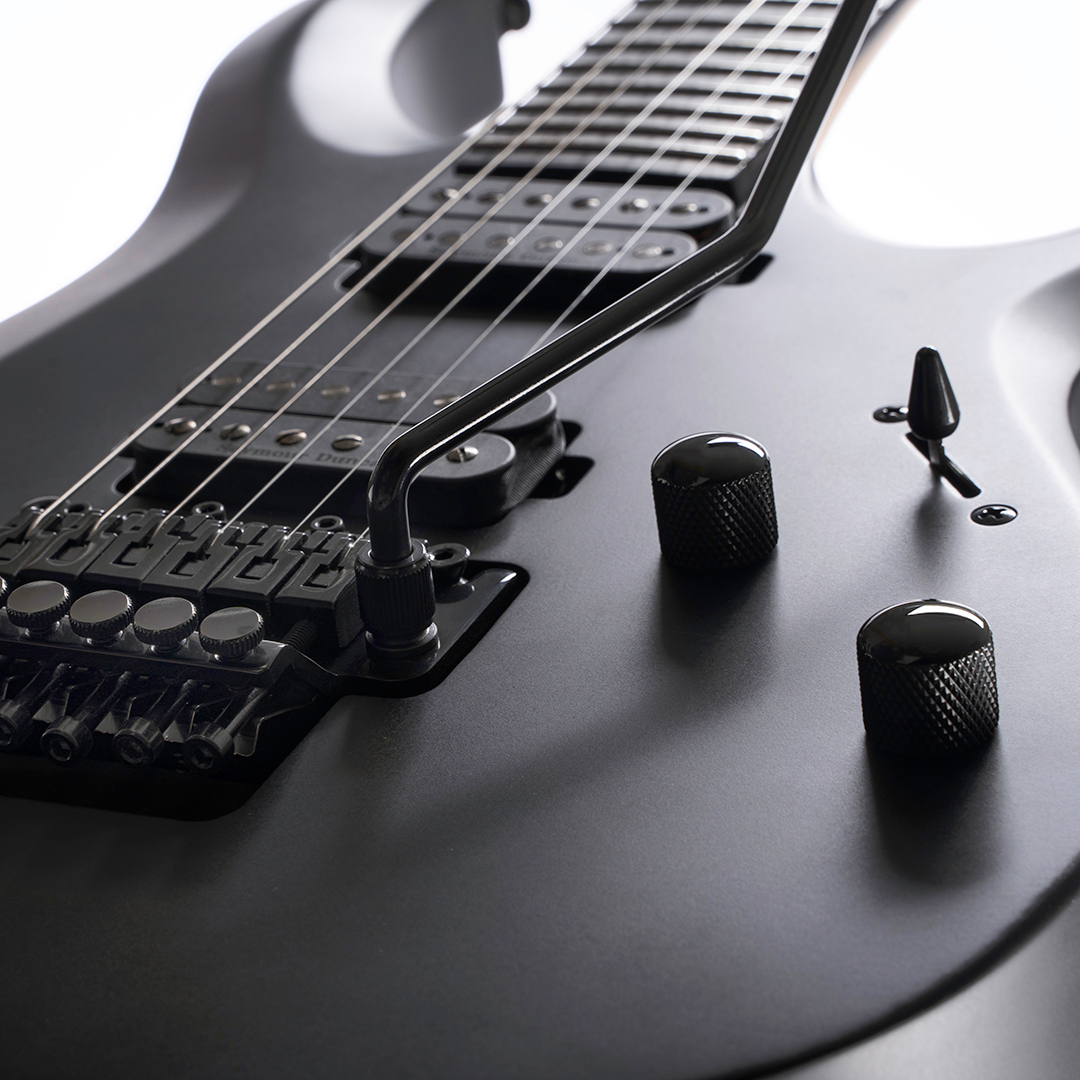 Cort lanza la nueva X500 Menace Cutaway Guitar Magazine