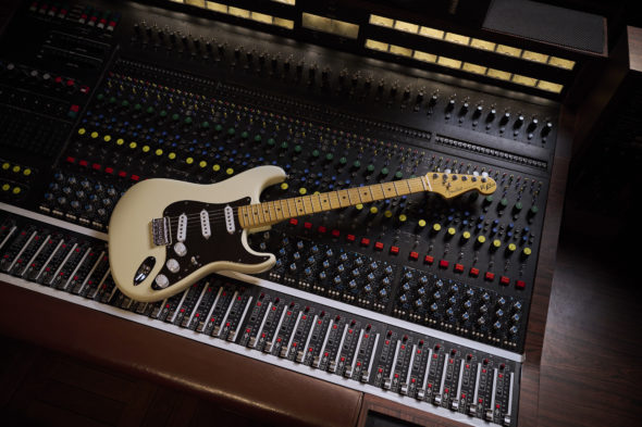Fender presenta la Nile Rodgers “Hitmaker” Stratocaster Cutaway Guitar ...