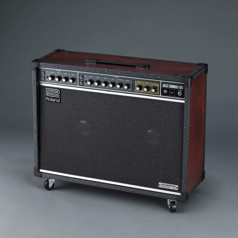 Roland Jazz Chorus 50 Aniversario Cutaway Guitar Magazine