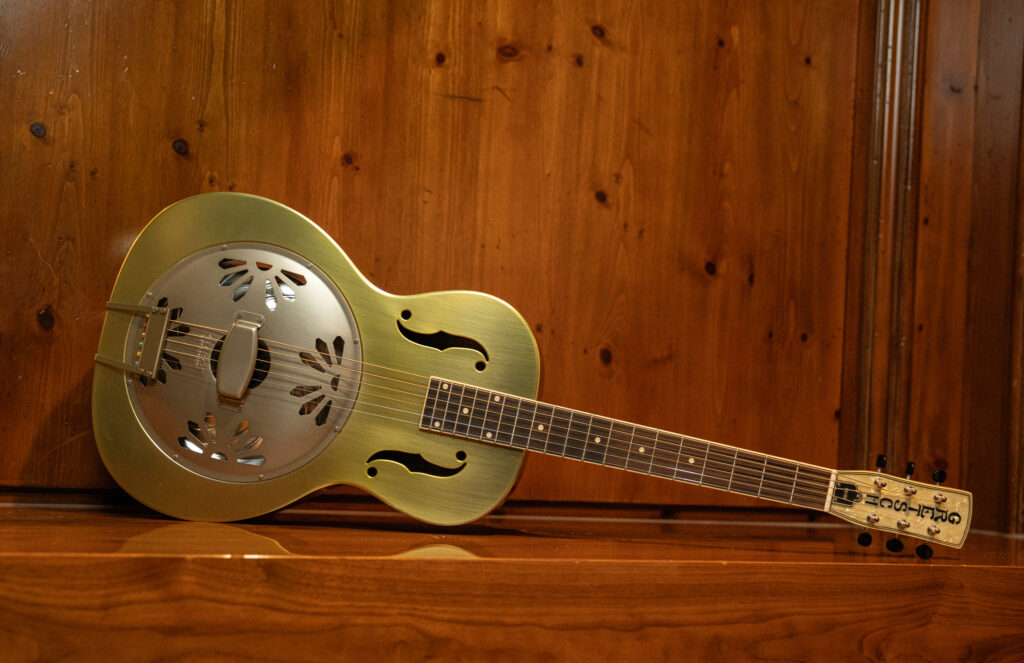 Gretsch G9202 Honey Dipper Special Round-Neck Brass Body Resonator