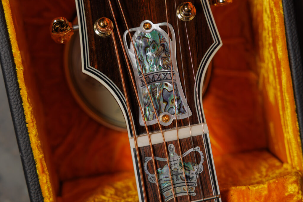Gibson SJ-200_Monarch No.100. Detalle pala, mástil