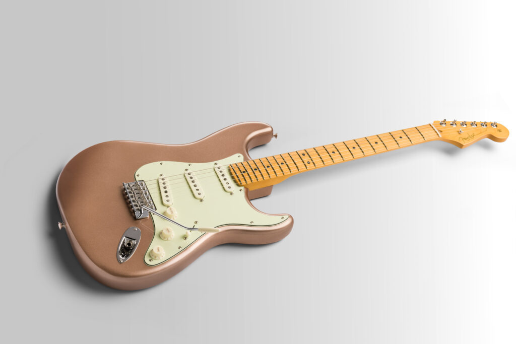 Fender American Professional Classic Stratocaster en Faded Firemist Gold
