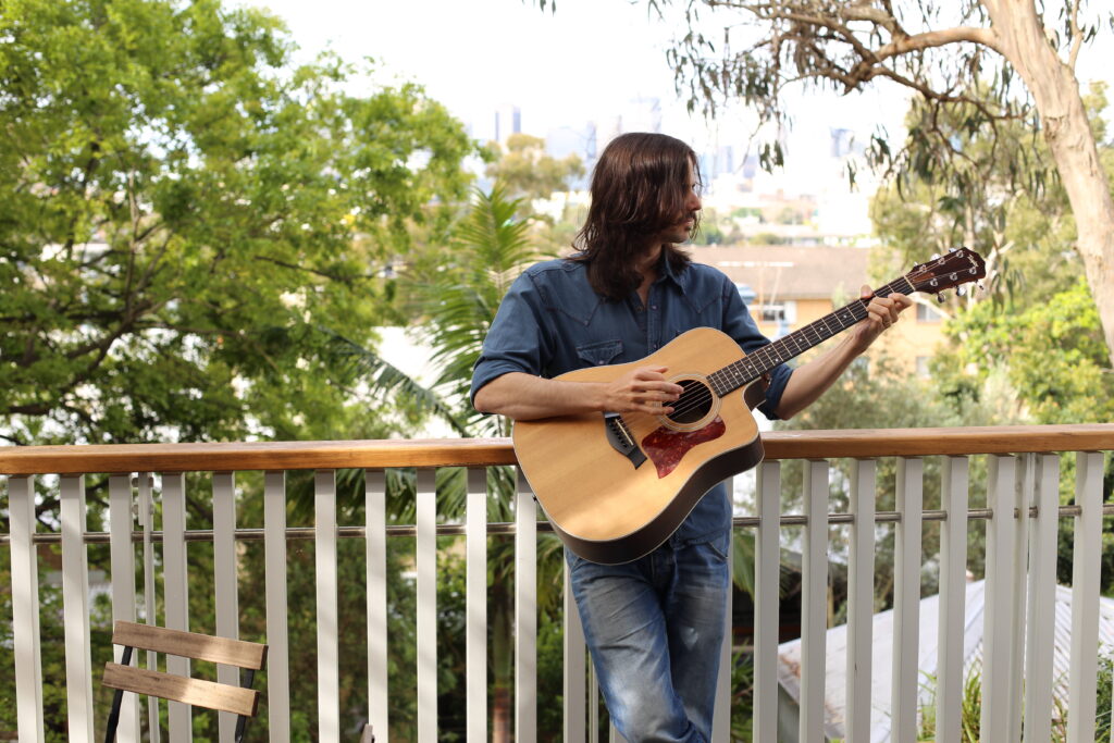 Juan Ordóñez con la acústica