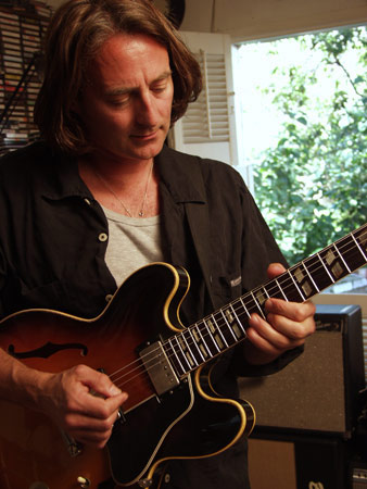 Allen Hinds en EGM Guitar Shop